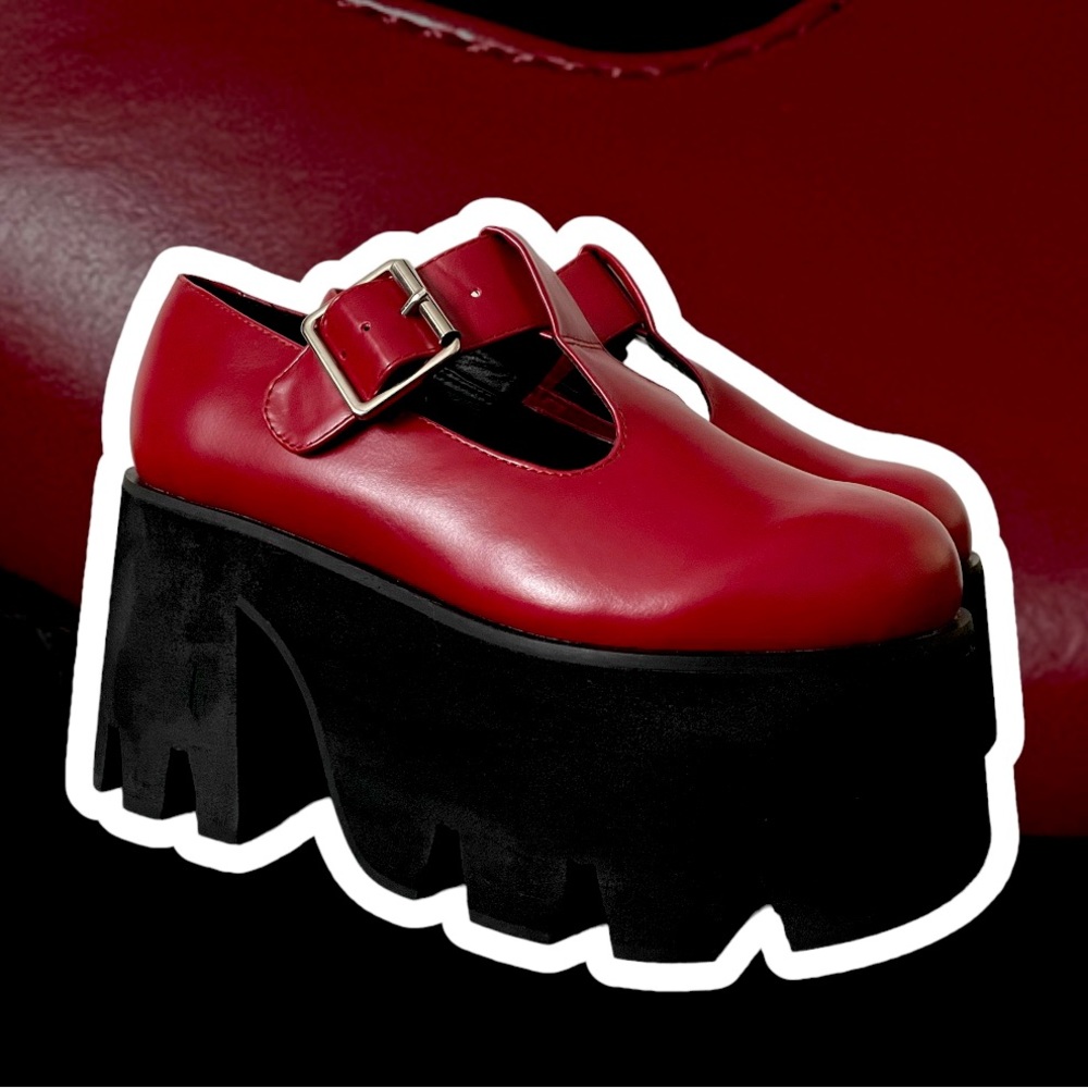 BRAND NEW - Charla Tedrick Crazy Red Platform